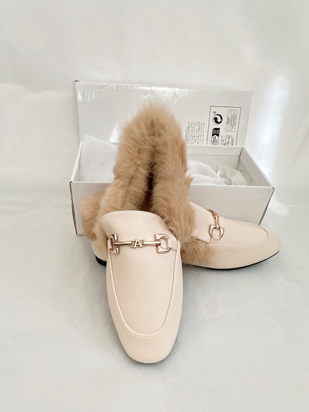 Faux Fur Lined Horsebit Slip On Mules Cream Beige Flat Loafers NIB Size 10 10.5